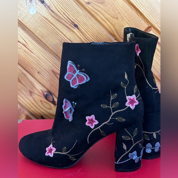Nanette by Nanette Lepore “Lilly” Embroidered Booties – Size 7 Y2K style - Picture 1 of 11